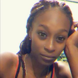 Meet your Posher, Tiara